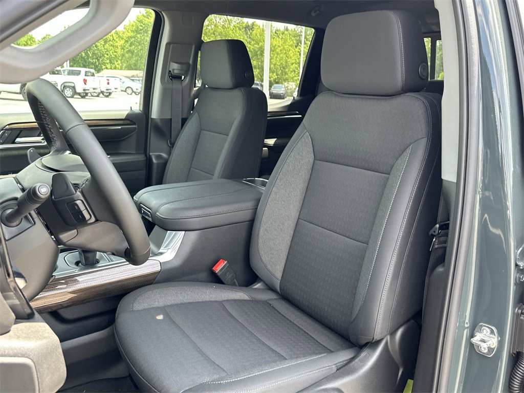 2025 Chevrolet Silverado 1500 LT photo 11