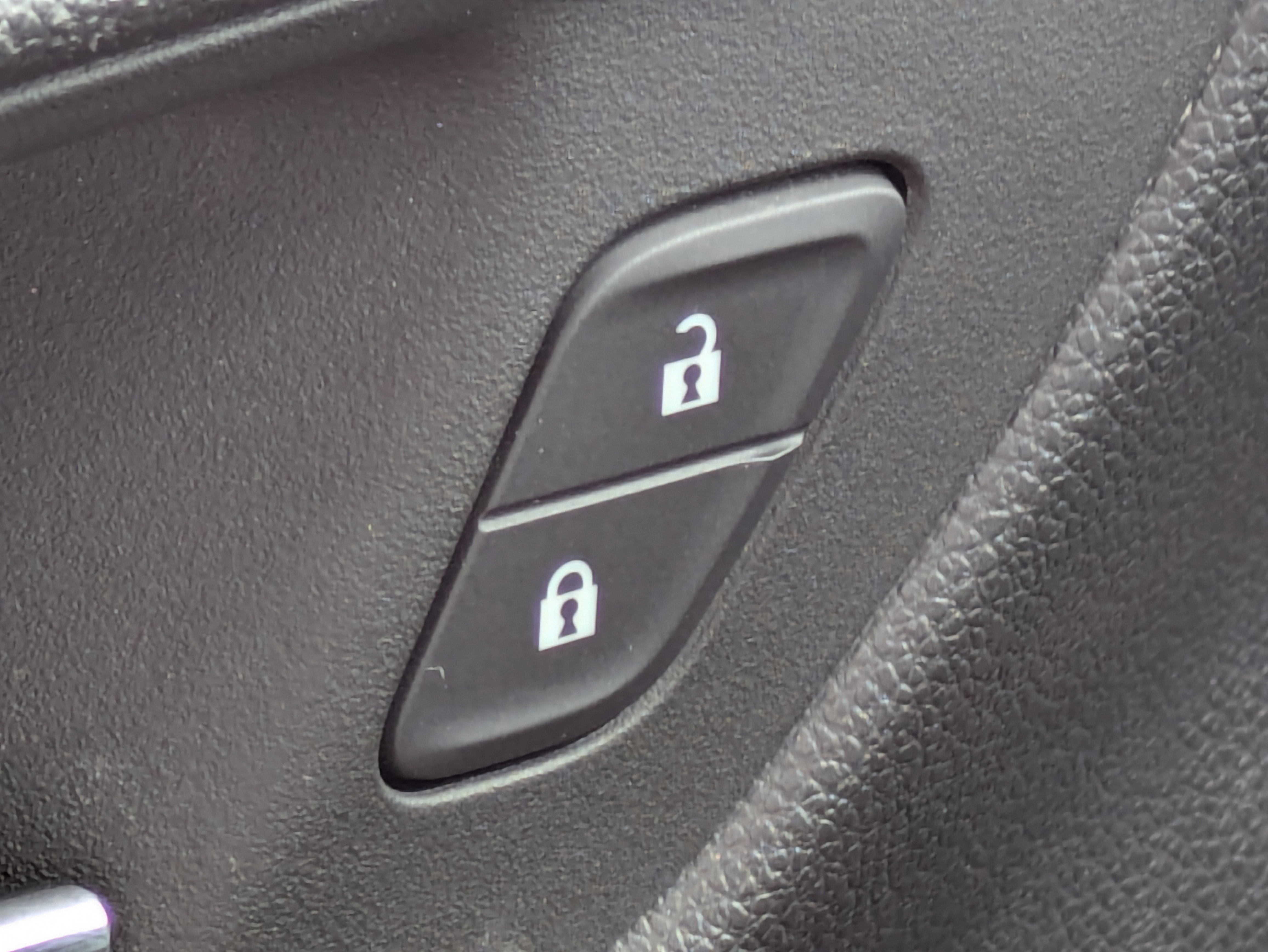 2024 Chevrolet Trax LT photo 5
