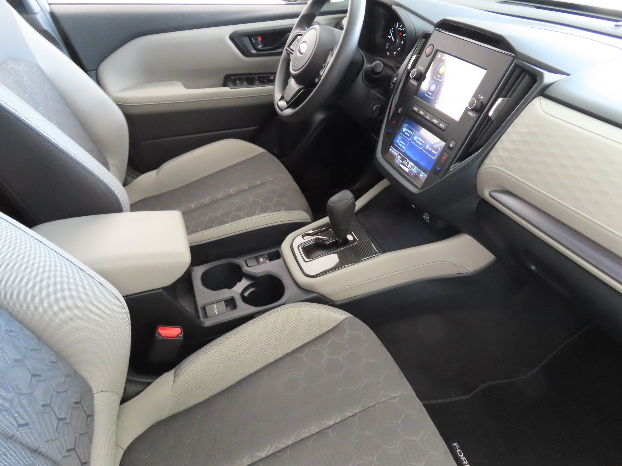 2025 Subaru Forester Base photo 23