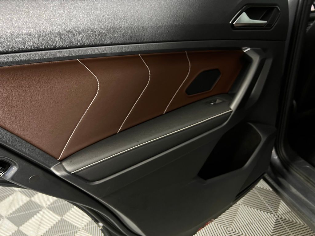2022 Volkswagen Tiguan SEL Premium R-Line photo 26