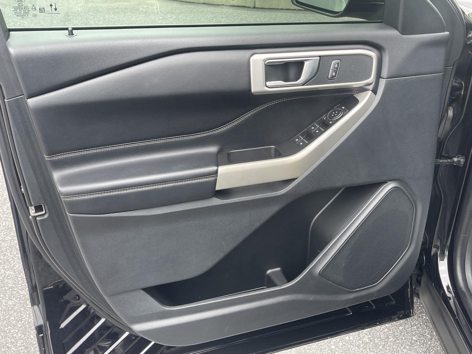 2022 Ford Explorer XLT photo 24