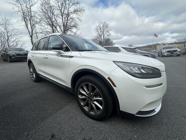 2021 Lincoln Corsair Base's photo