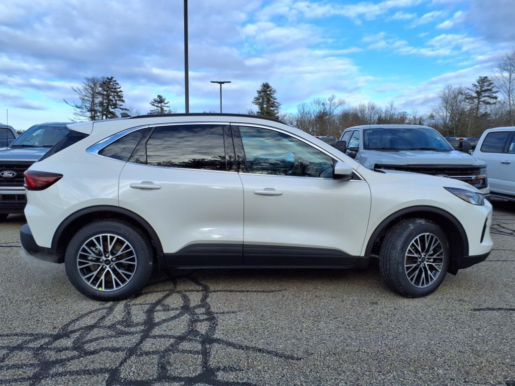 2025 Ford Escape Plug-In Hybrid Base photo 2