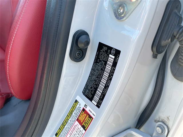 2022 TOYOTA CAMRY XSE AWD - Image 32