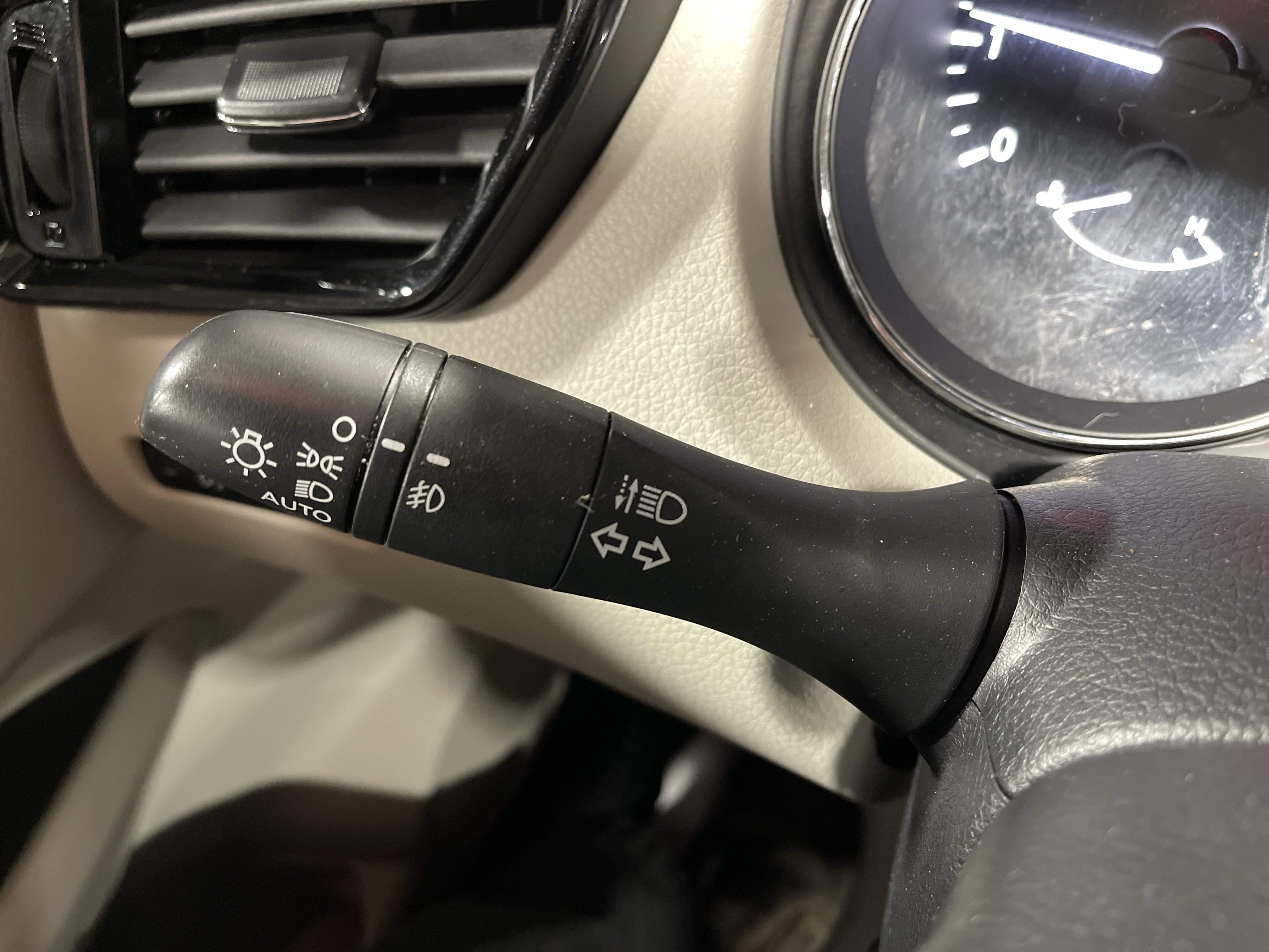 2021 Nissan Rogue Sport SV photo 2