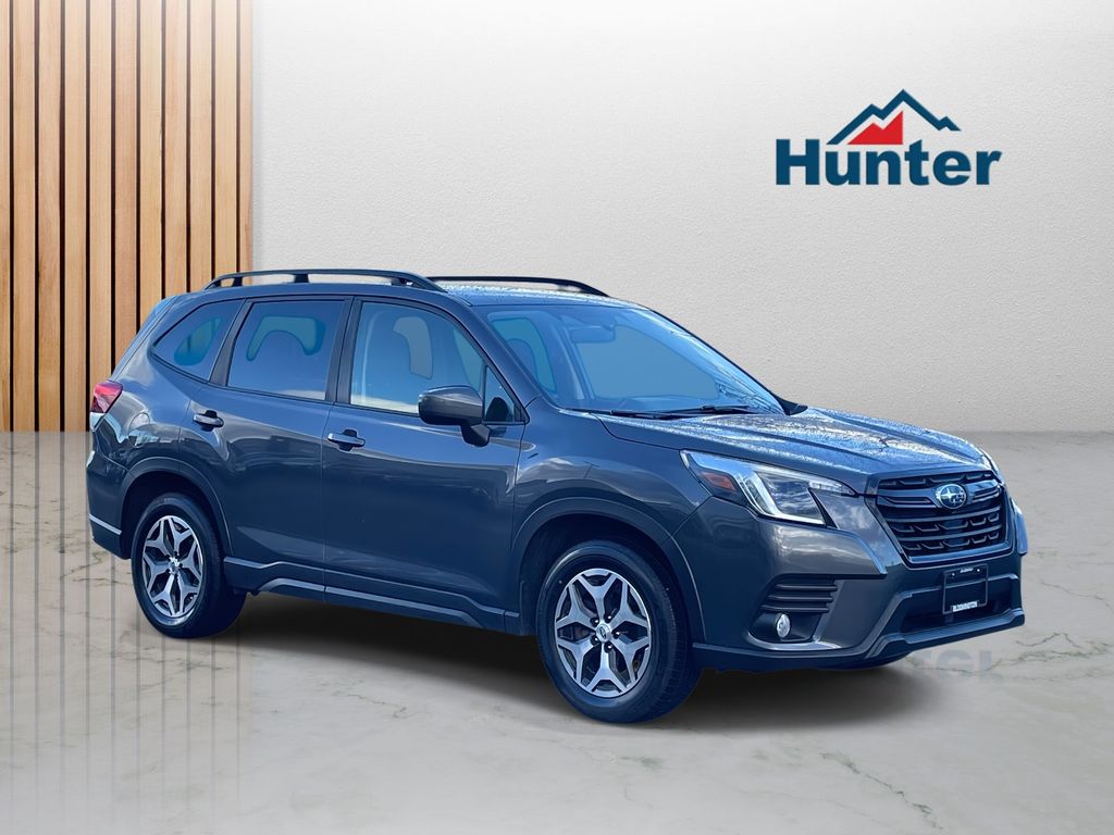 2023 Subaru Forester Premium's photo