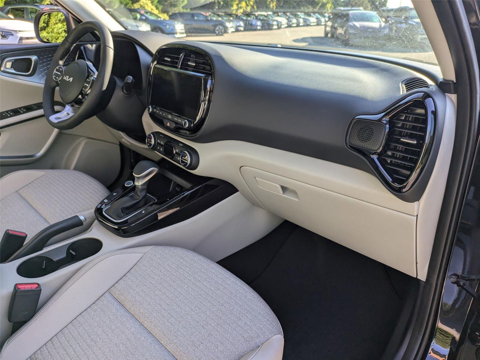 2025 Kia Soul EX photo 25
