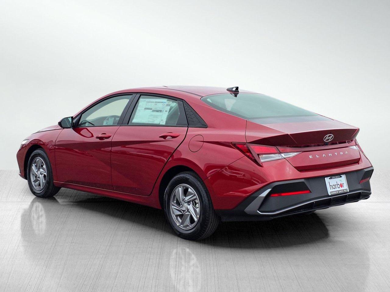 2025 Hyundai Elantra SE photo 4