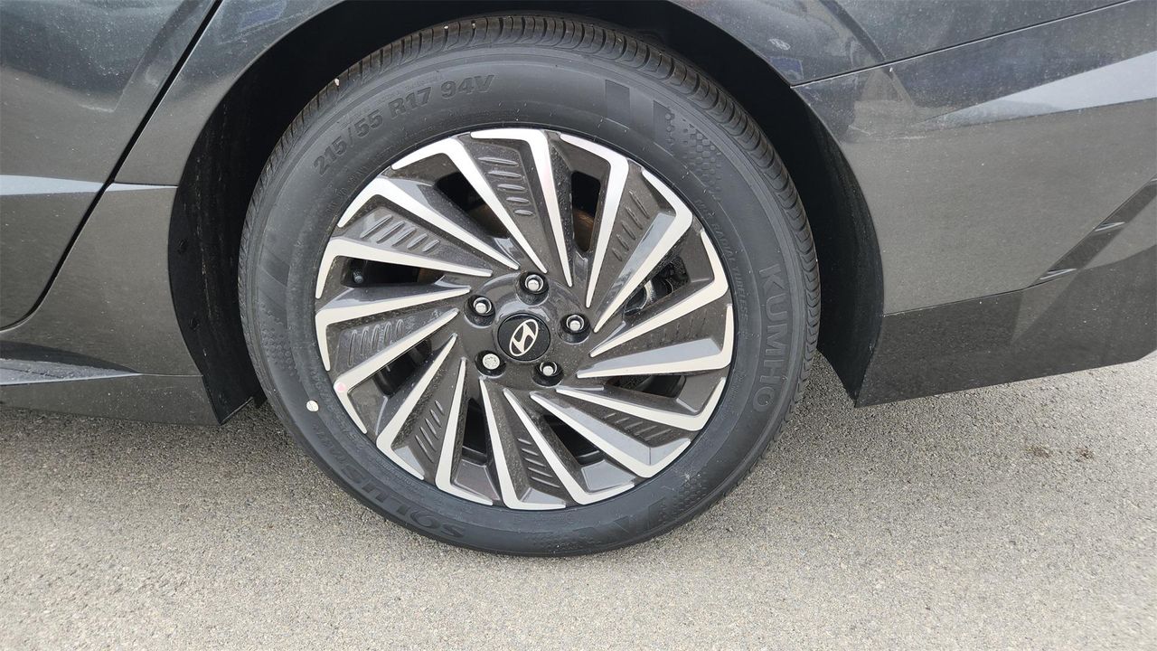 2025 Hyundai Sonata Hybrid Limited photo 23