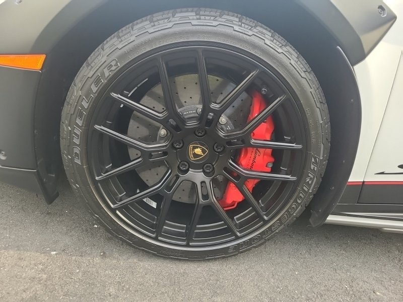 2023 Lamborghini Huracan Sterrato photo 3