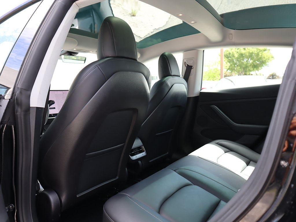 2021 Tesla Model 3 Standard Range Plus photo 29