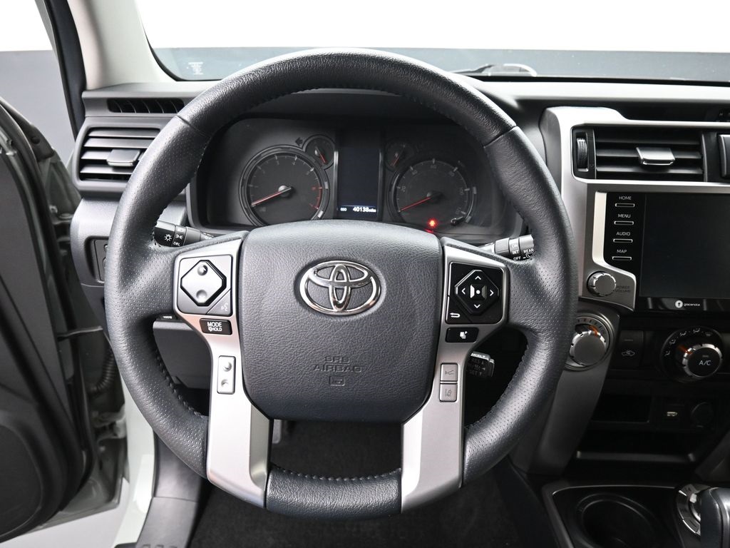 2022 Toyota 4Runner SR5 Trail photo 14