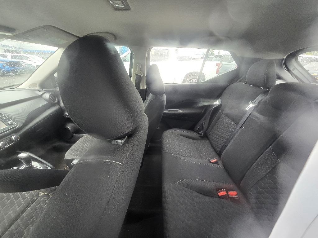 2021 Nissan Kicks S photo 4