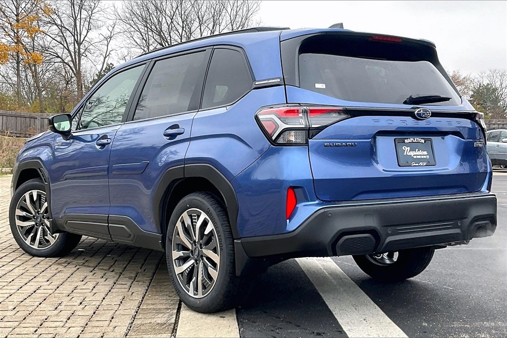 2025 Subaru Forester Touring photo 3