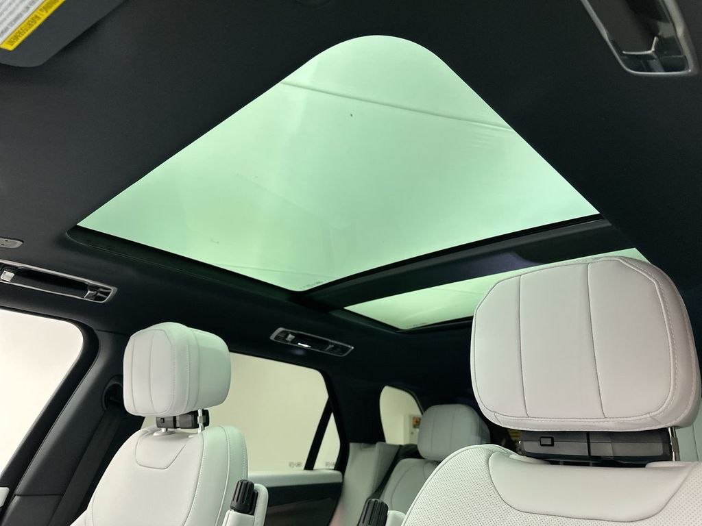 2025 Land Rover Range Rover Sport SE photo 10