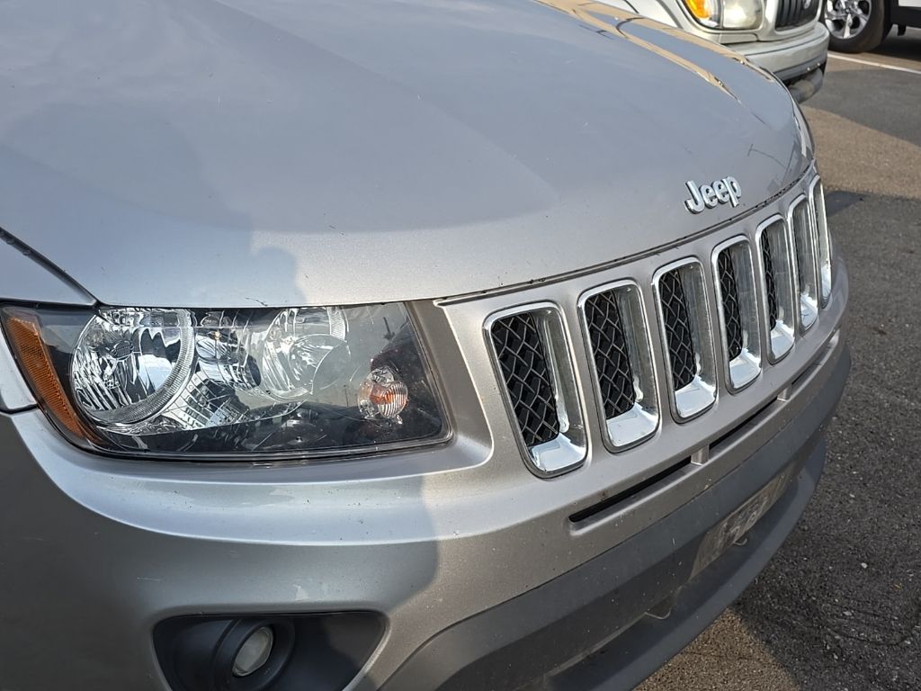 2015 Jeep Compass Sport photo 10