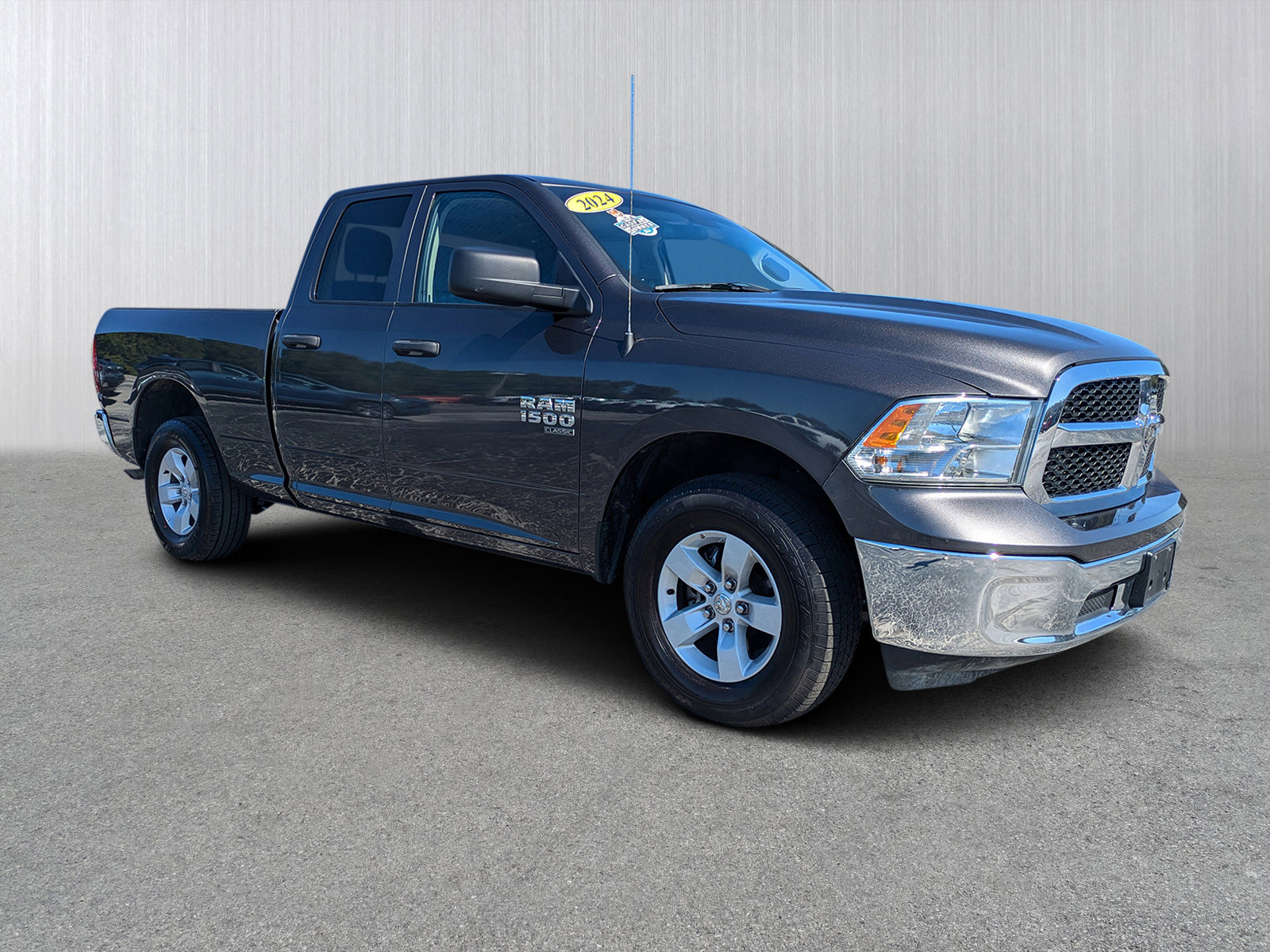 2024 RAM Ram 1500 Classic SLT