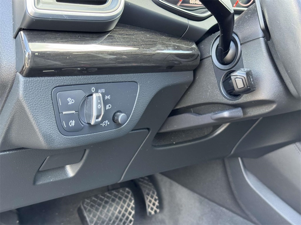 2020 Audi Q5 45 Premium Plus photo 27