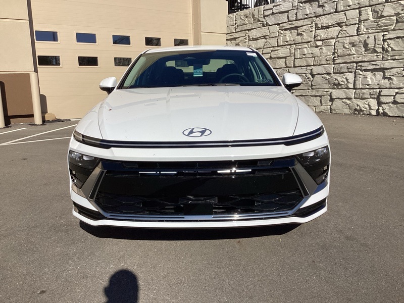 2026 Hyundai Sonata SEL Sport photo 2