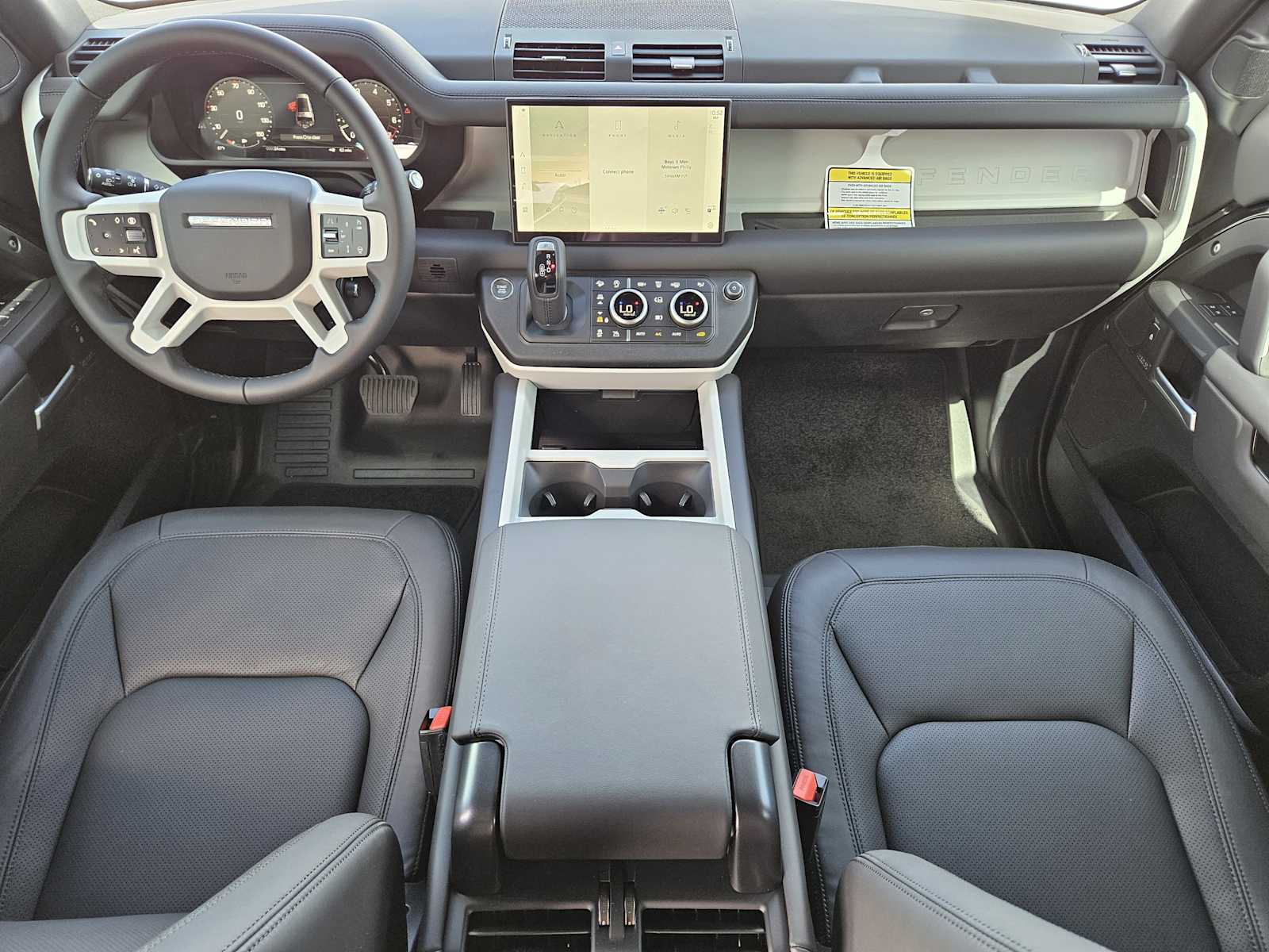 2025 Land Rover Defender 130 X-Dynamic SE photo 25