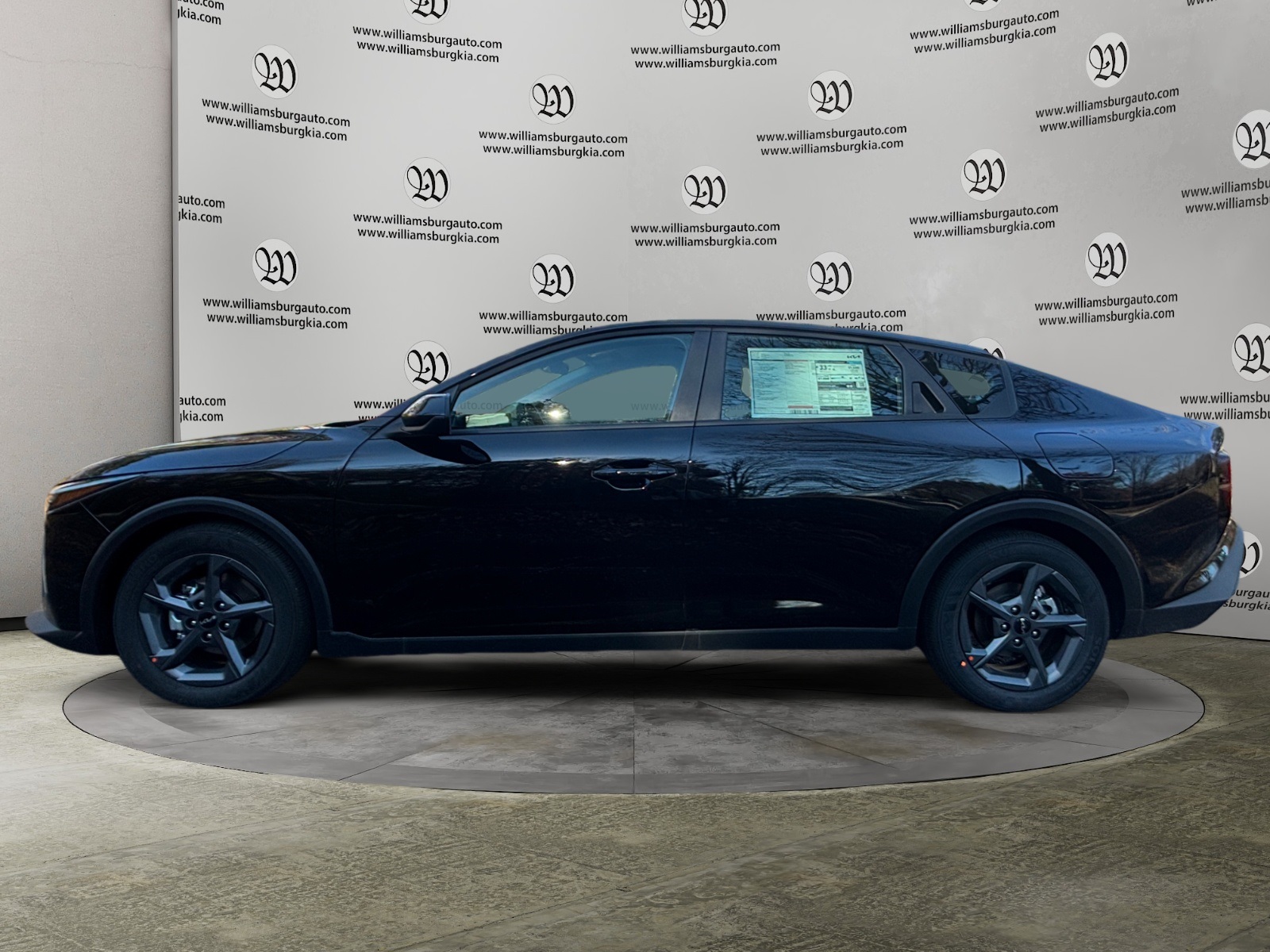 2025 Kia K4 LXS photo 2