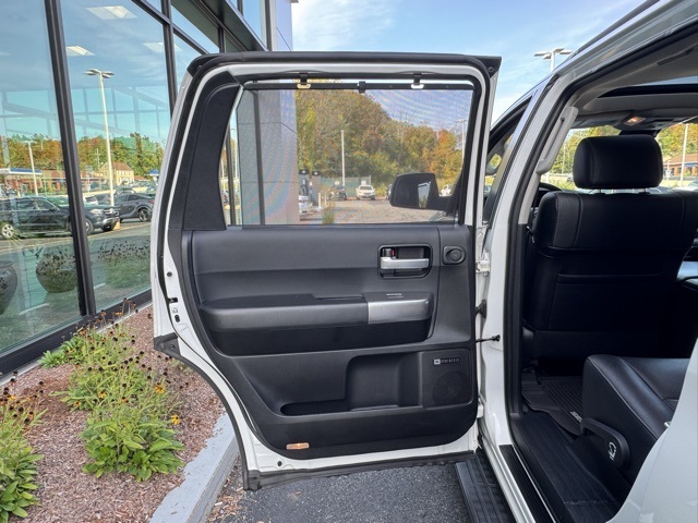 2022 Toyota Sequoia photo 11