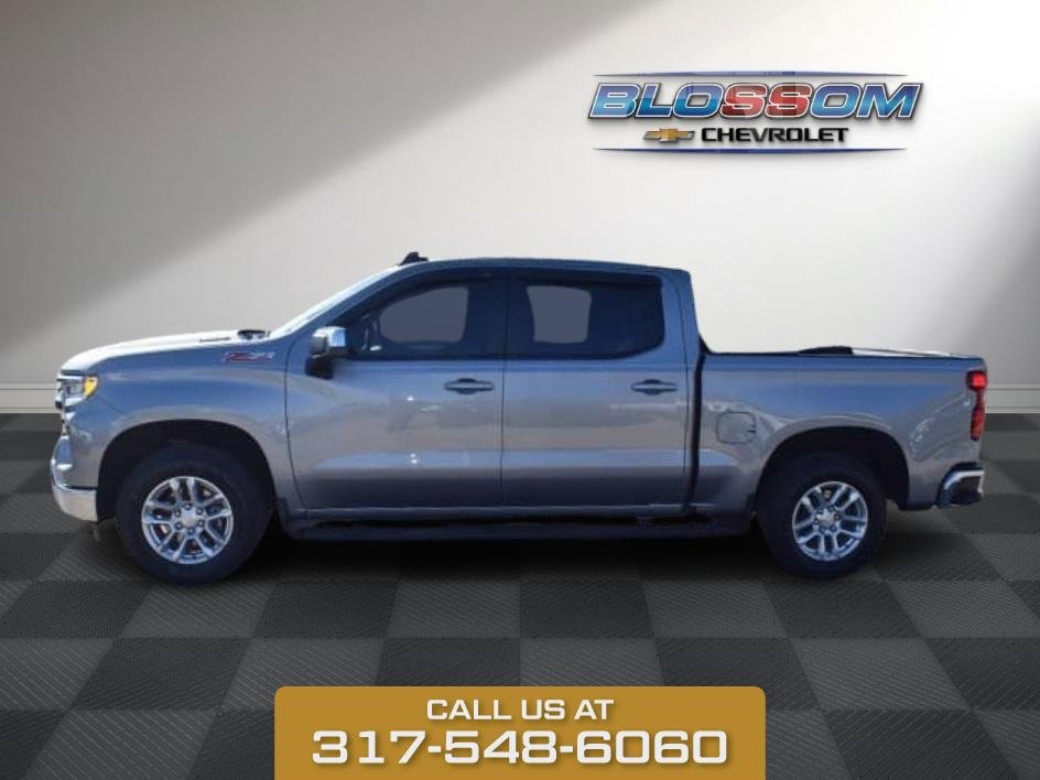 2025 Chevrolet Silverado 1500 LT photo 4