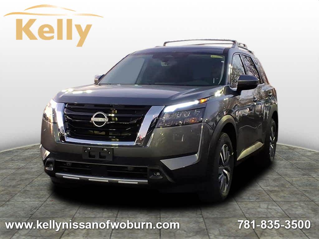 2025 Nissan Pathfinder SL's photo