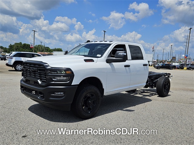 2025 Ram 3500 Tradesman photo 3