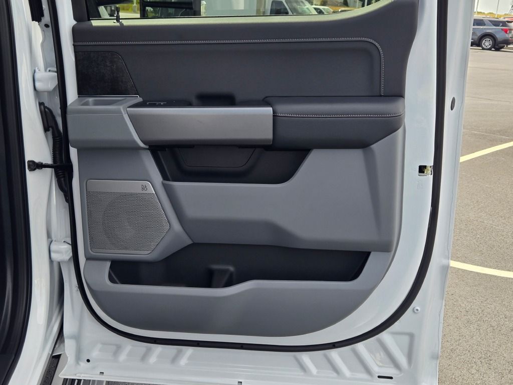 2026 Ford F-350 photo 8