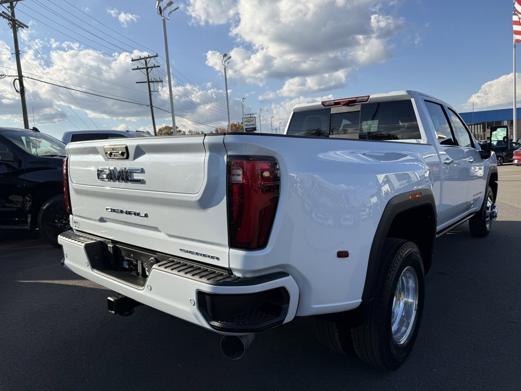 2026 Gmc Sierra 3500 HD Denali Ultimate photo 4