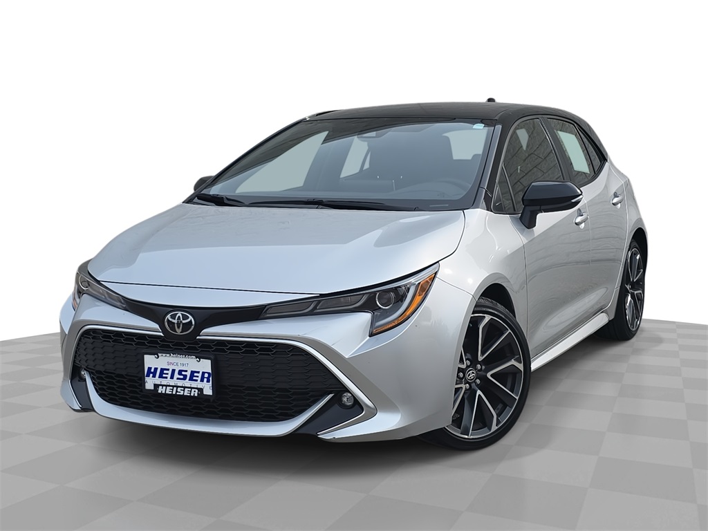 2022 Toyota Corolla Hatchback XSE's photo