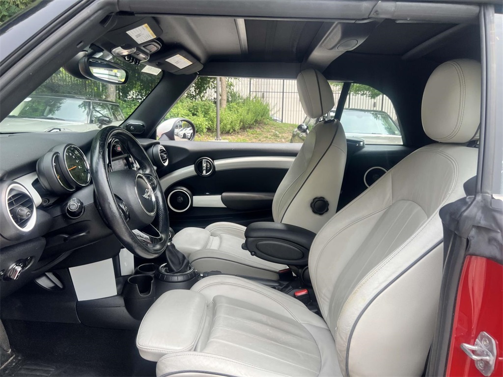 2017 Mini Cooper Convertible S photo 16
