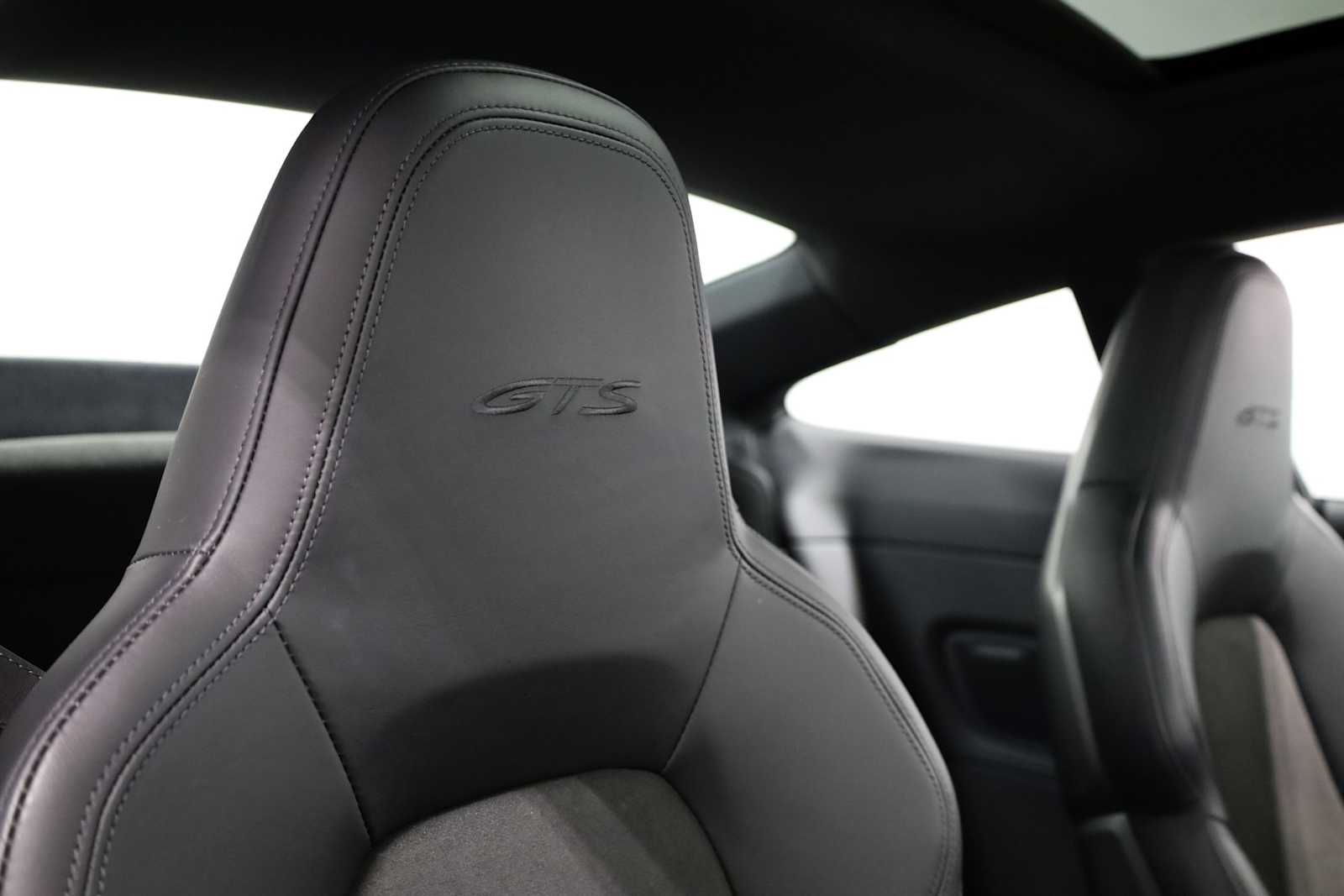 2022 Porsche 911 GTS Coupe photo 18