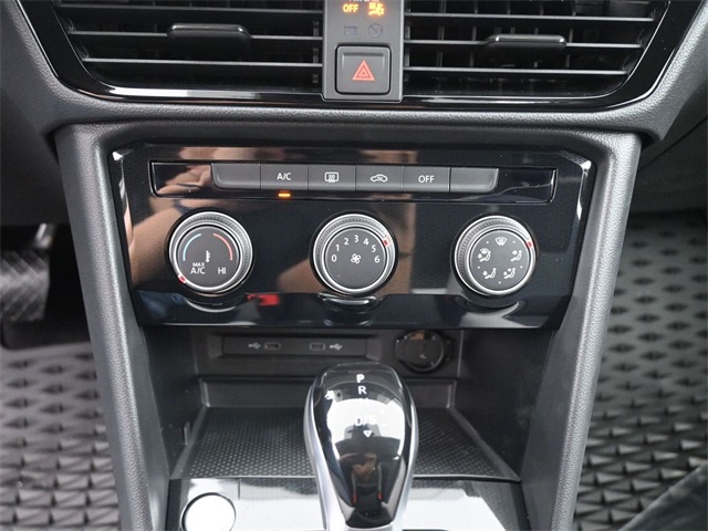 2025 Volkswagen Taos S photo 4