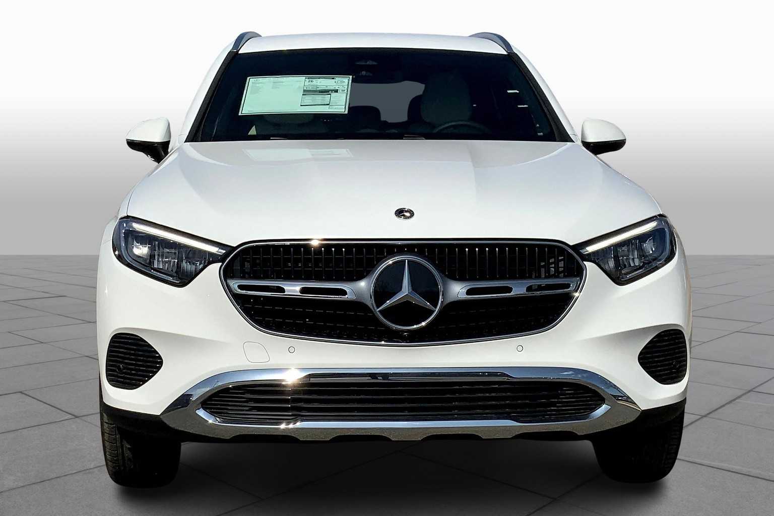 2025 Mercedes Benz GLC 300 4MATIC photo 3