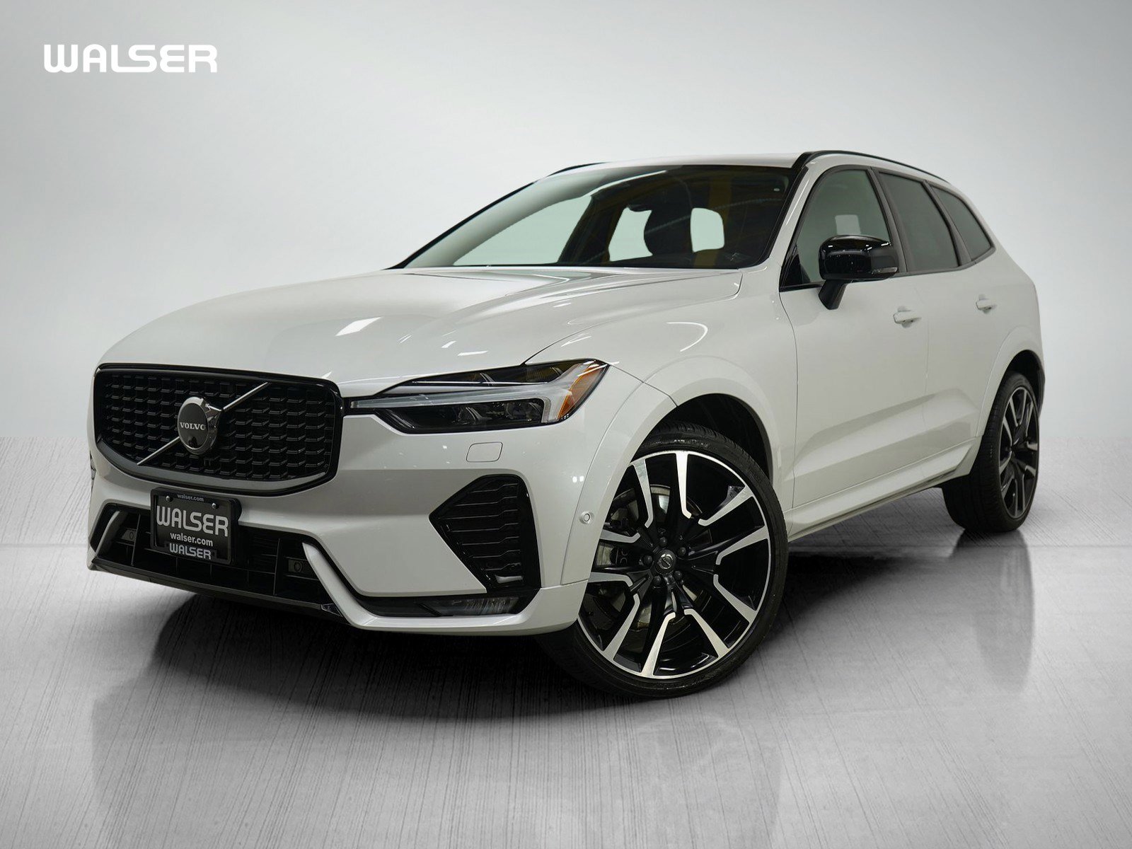 2023 Volvo XC60 Ultimate's photo