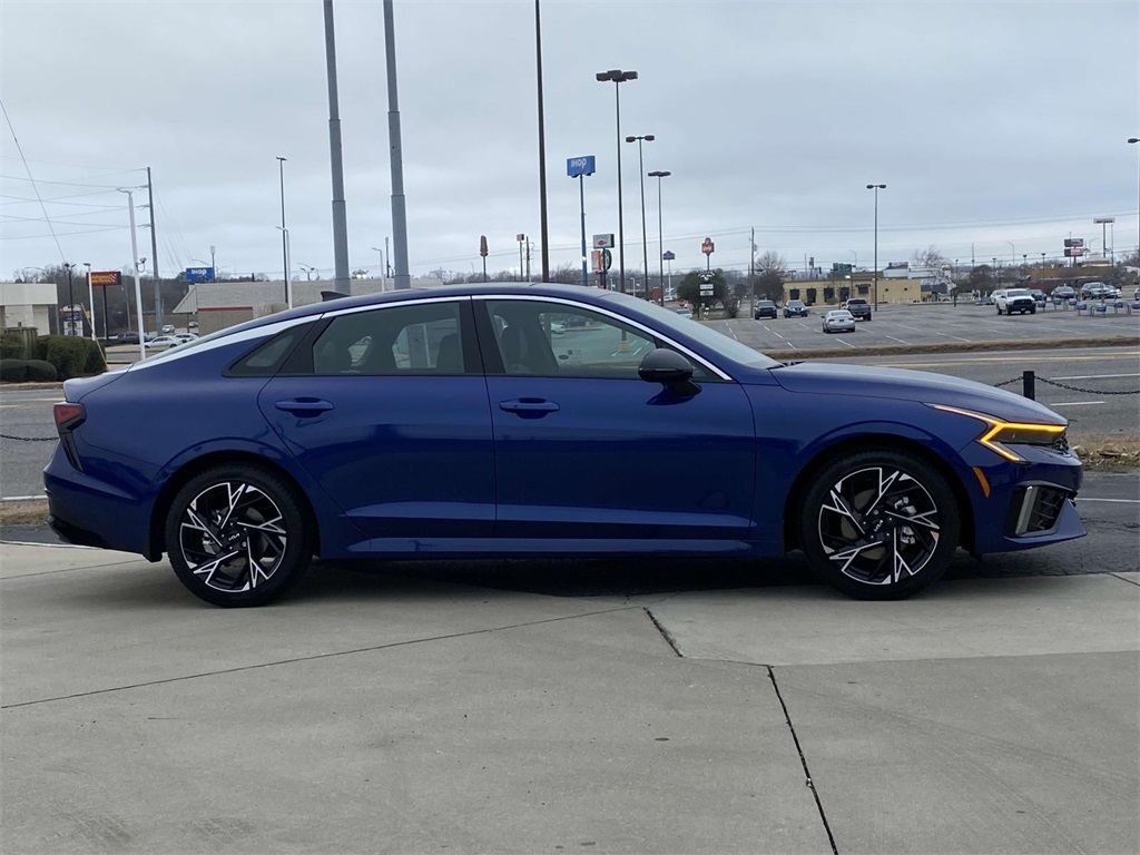 2025 Kia K5 GT-Line photo 2