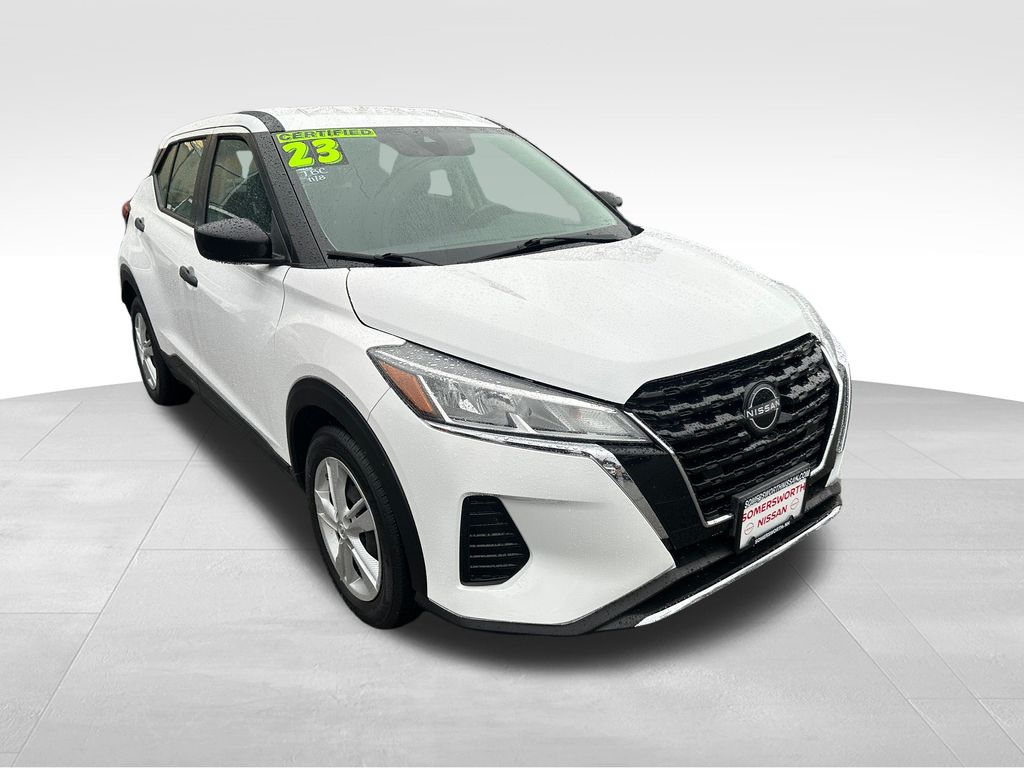 2023 Nissan Kicks S photo 2