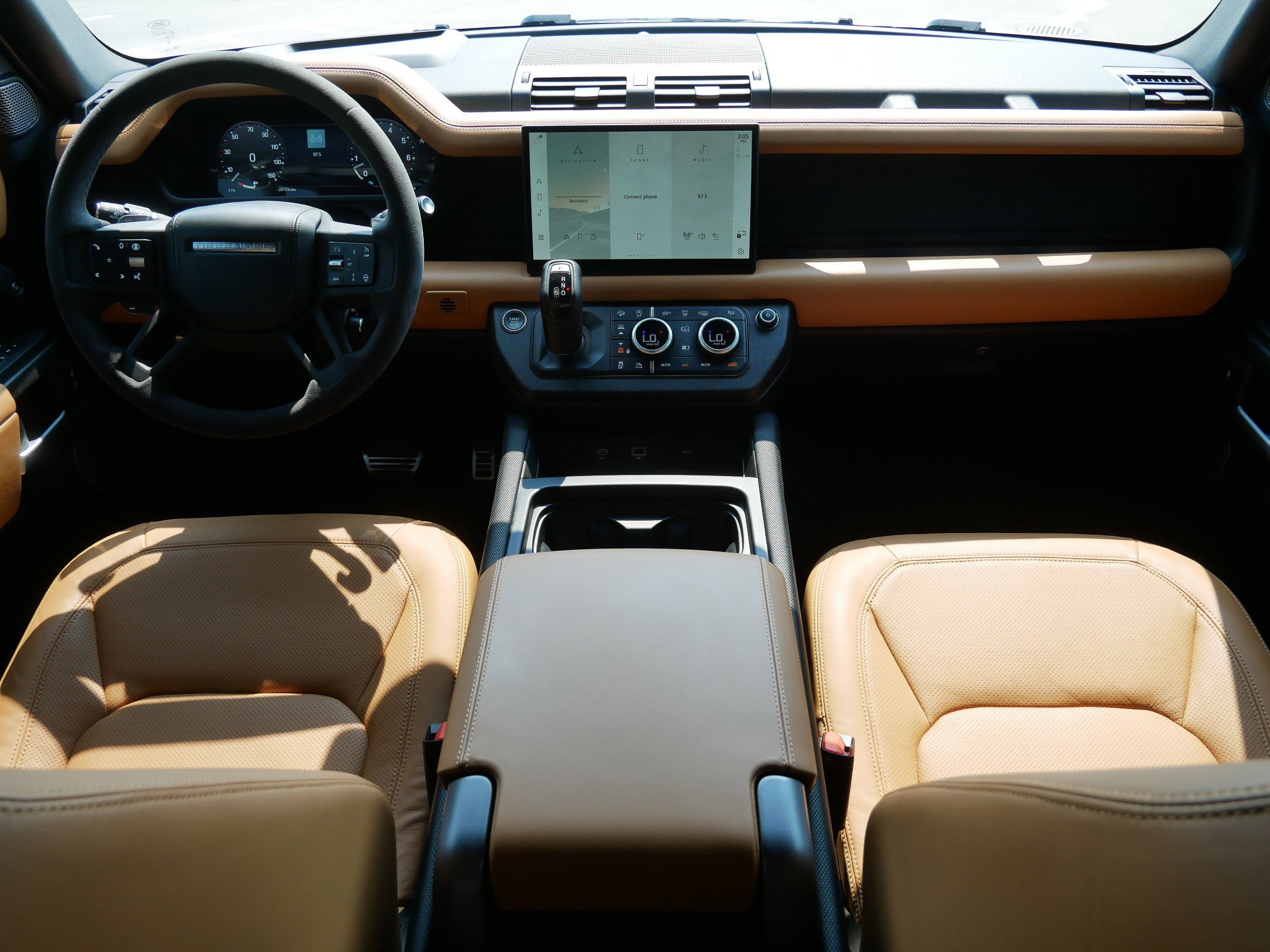 2024 Land Rover Defender V8 photo 10