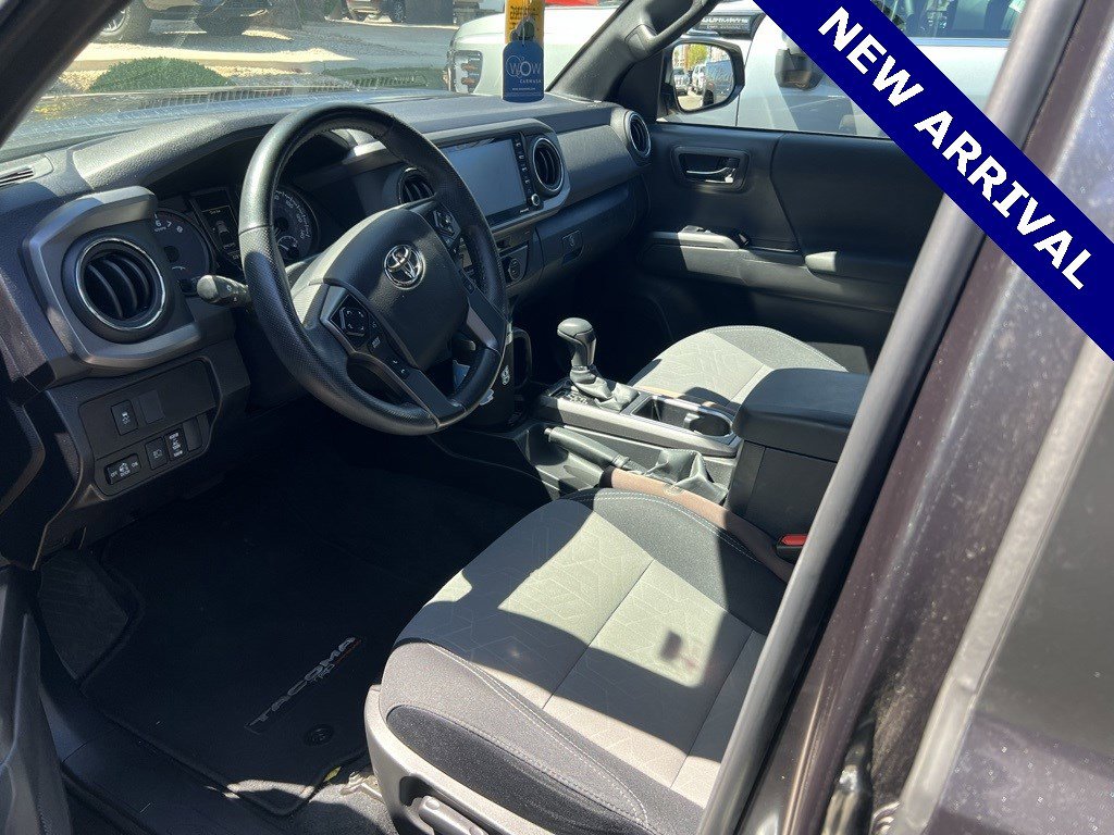 2022 Toyota Tacoma V6 photo 5