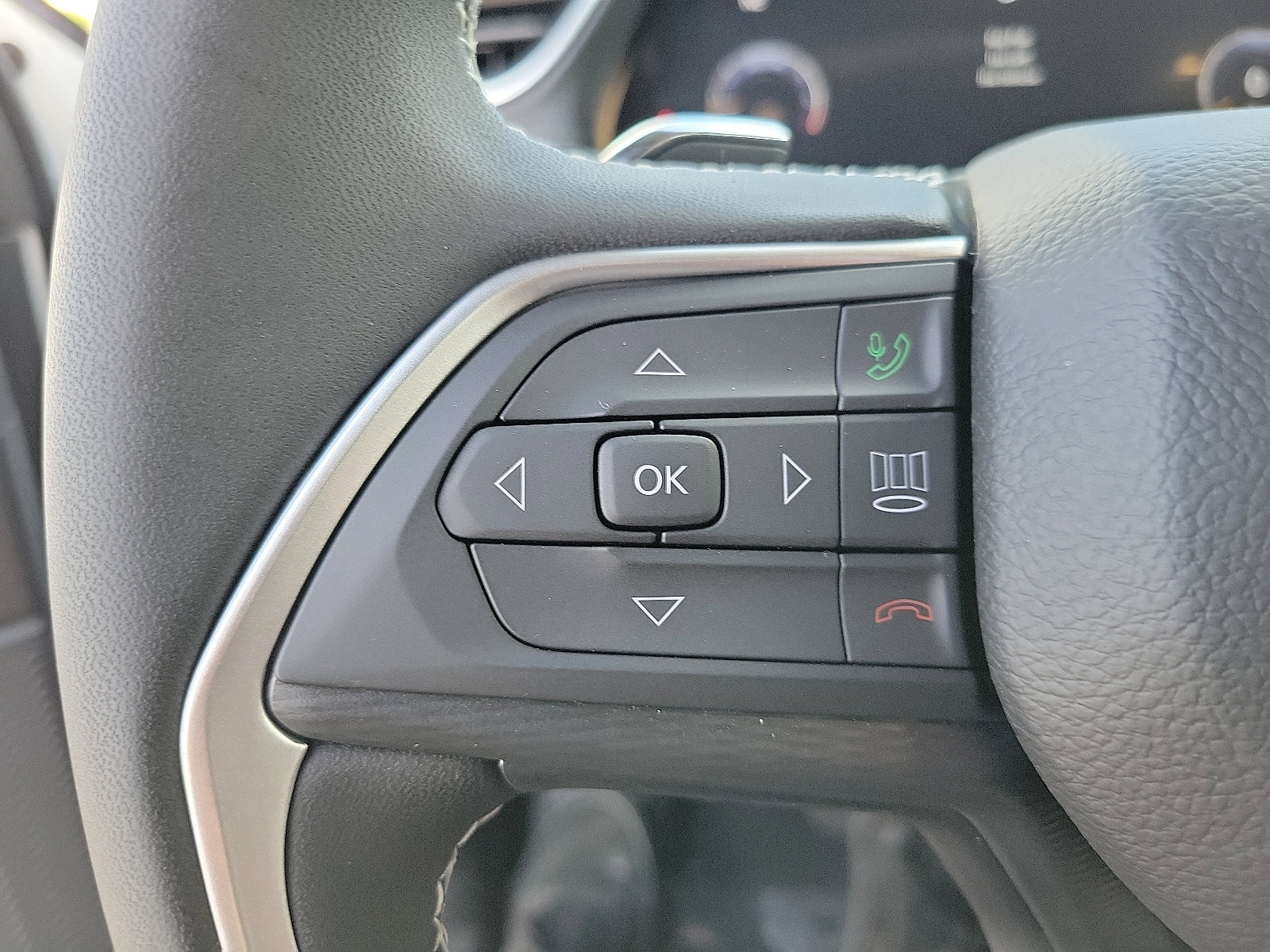 2025 Jeep Grand Cherokee Laredo X photo 3