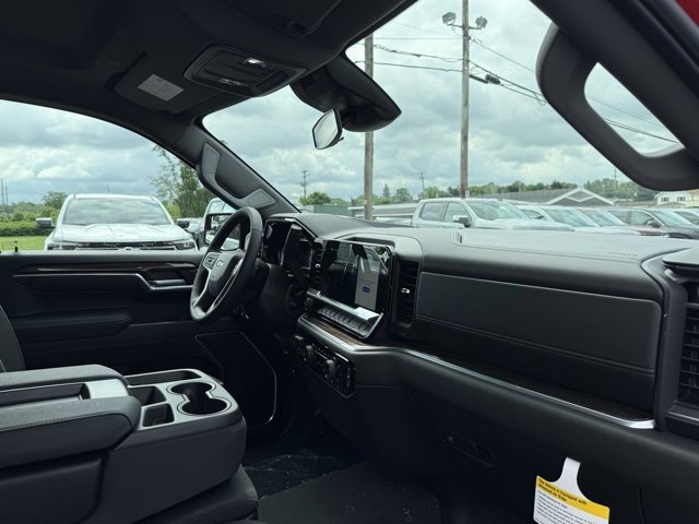 2025 Chevrolet Silverado 1500 LT photo 15