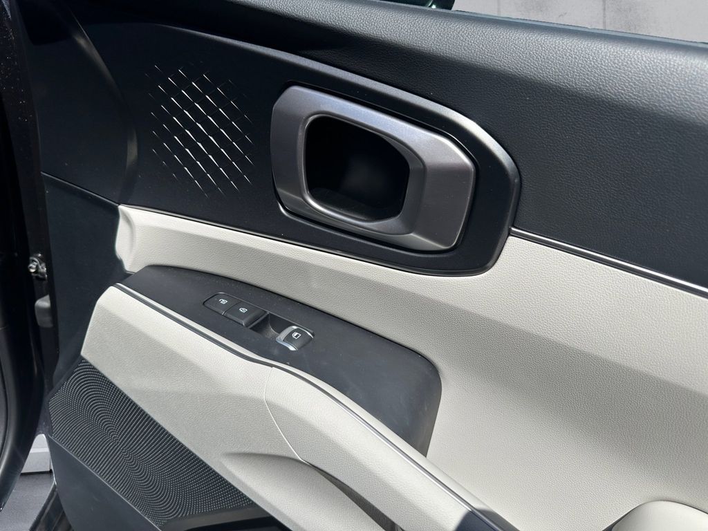 2025 Kia Sorento S photo 13