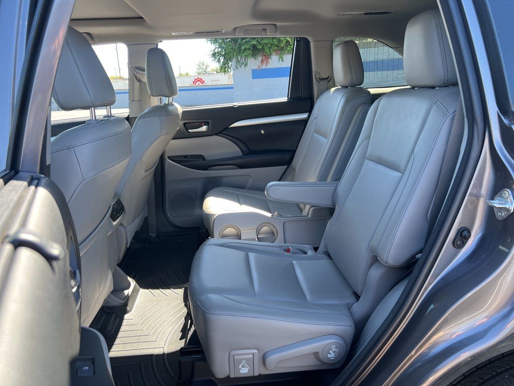 2018 Toyota Highlander XLE photo 17