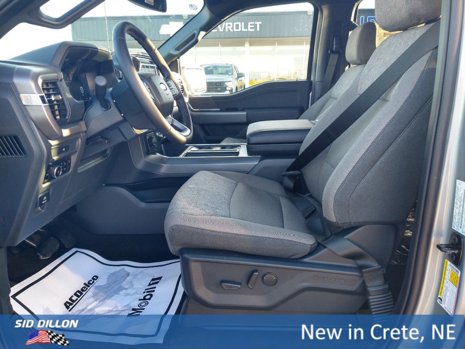 2025 Ford F-150 XLT photo 3
