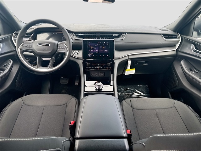 2025 Jeep Grand Cherokee Laredo photo 17