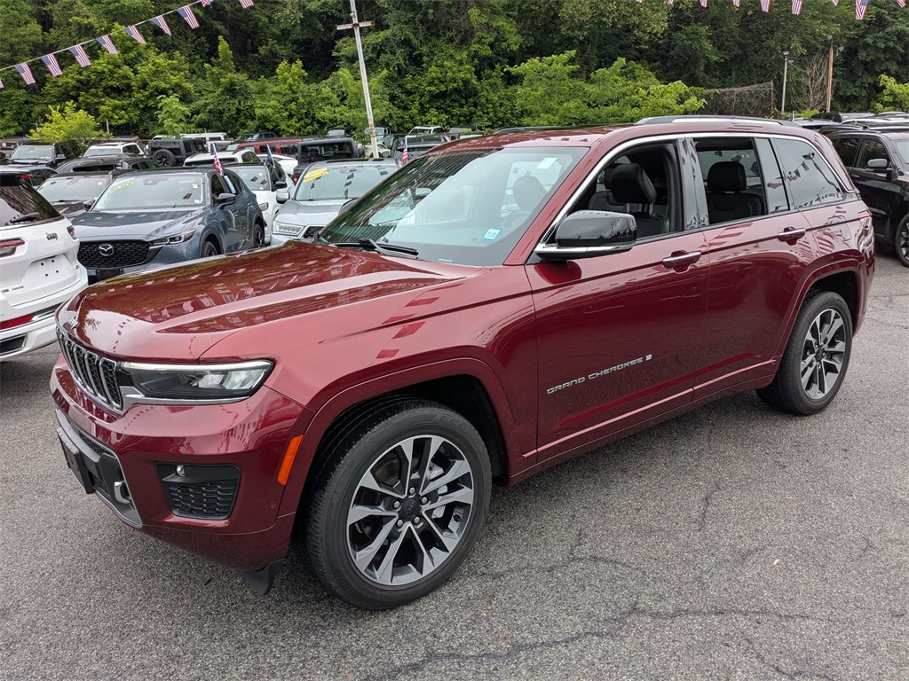 Used 2022 Red Jeep Overland image 1