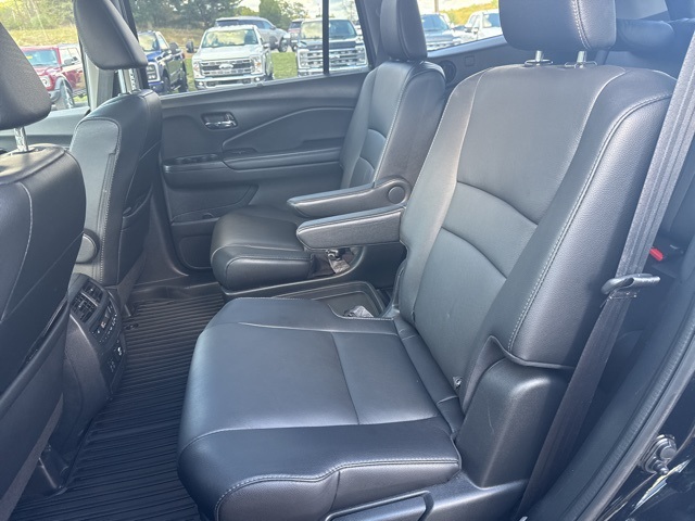 2022 Honda Pilot Touring photo 12