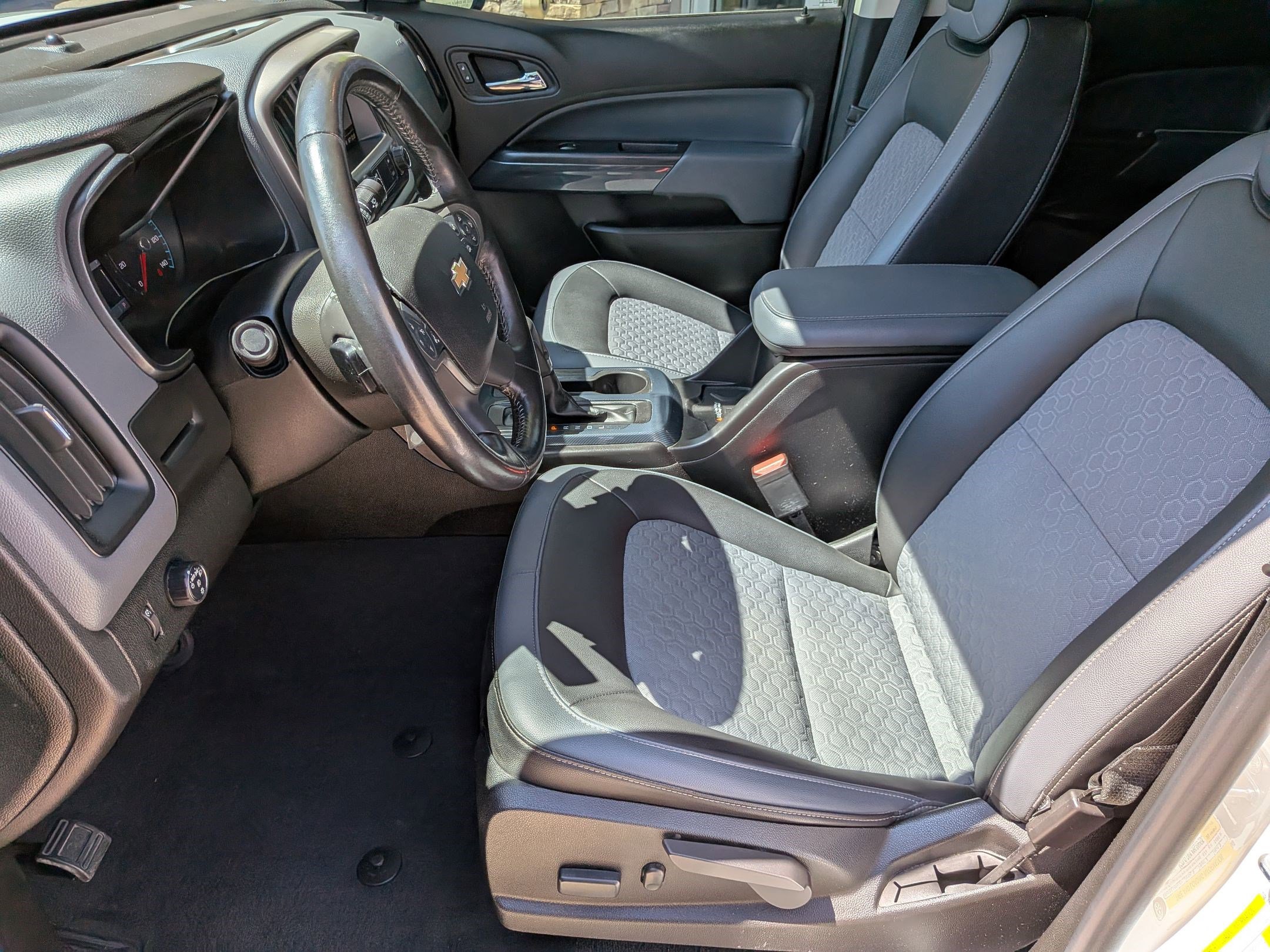 2019 Chevrolet Colorado Z71 photo 16
